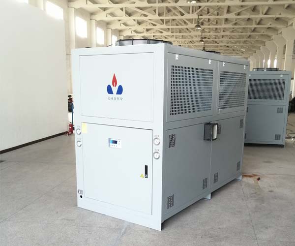 工业冷水机系统添加制冷剂的要求
